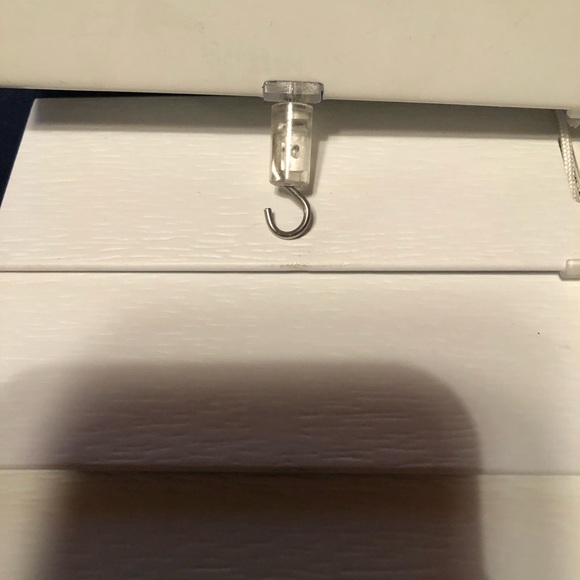 Heavy duty/quality white mini blind - Picture 4 of 16